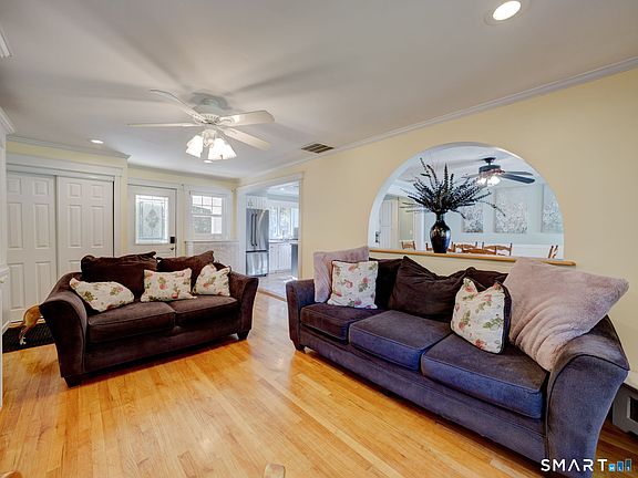 5th image of 887 Spindle Hill Road