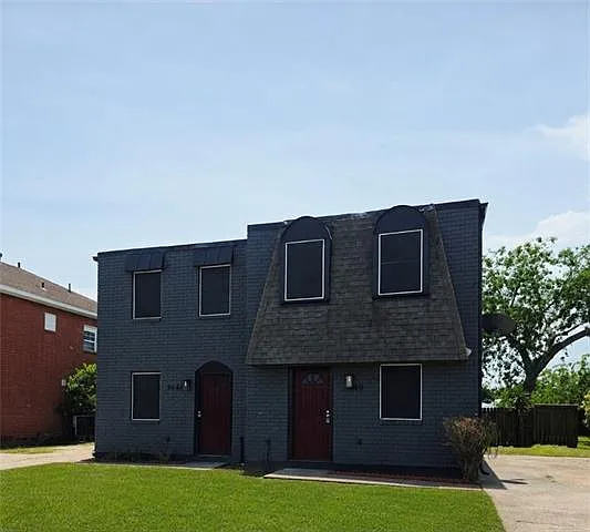 9042 Bunker Hill Rd — Photo 1