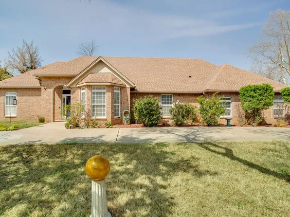 2604 Kelly Rd, Enid, OK 73703