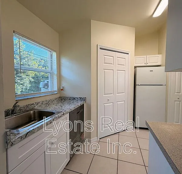 764 Gallo Ave S — Photo 9