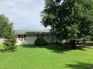 738 S Locust St, Marshfield, MO 65706