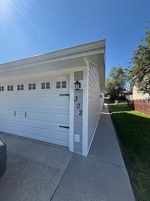3 bed, 2.5 bath, 1938 sqft, $1,875 — Photo 2