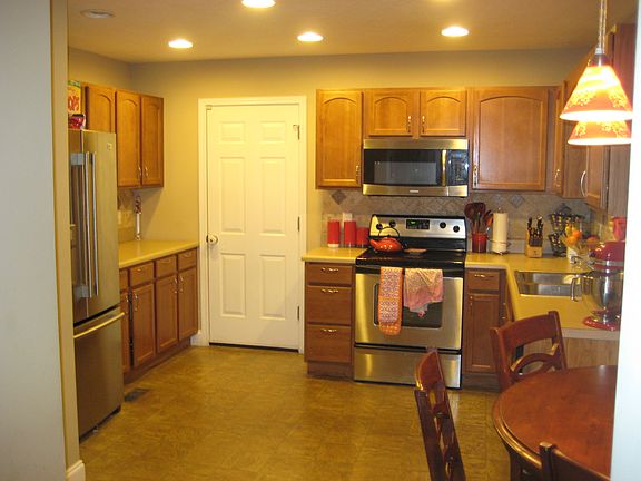 4th image of 104 Yorkwood Ln