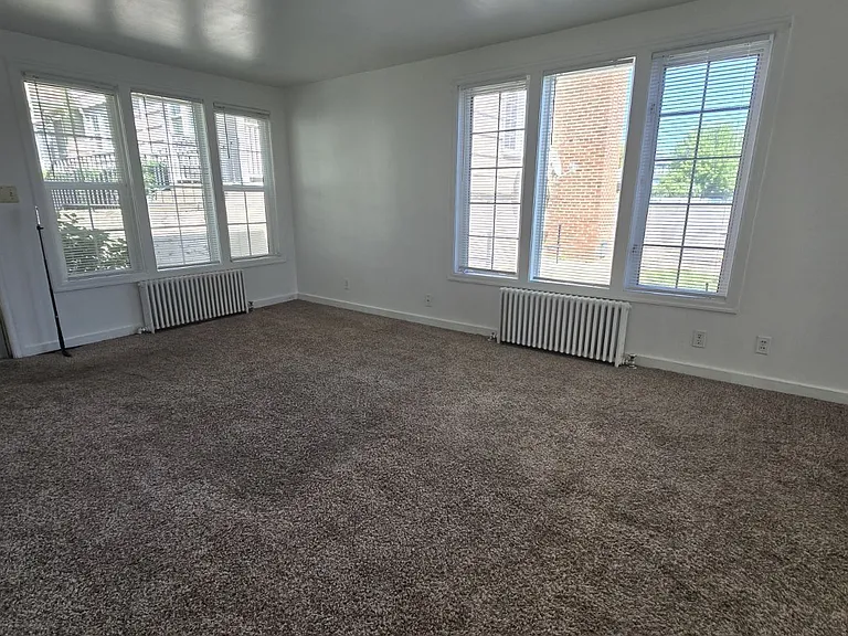 449 NE Winchester St — Photo 6