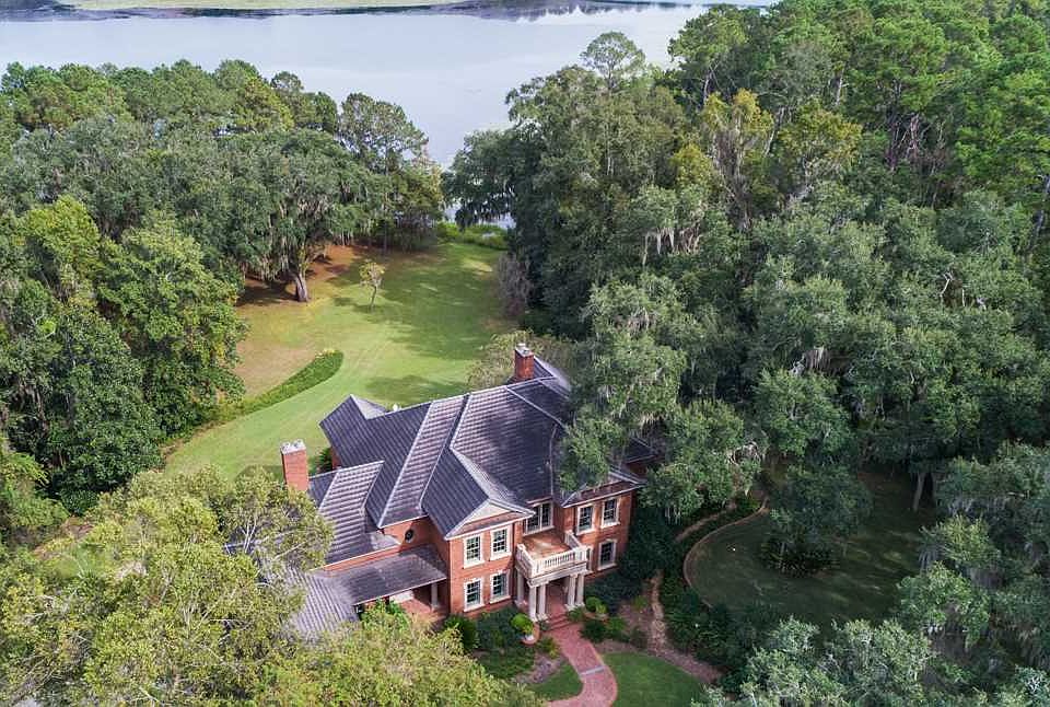 1st image of 320 Oaks Will Ct