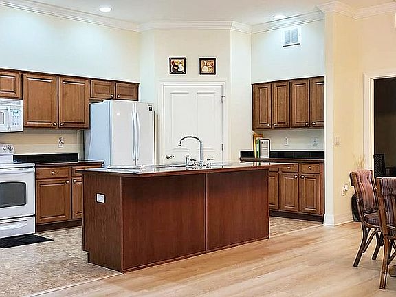 Walk-in Pantry, Storage!