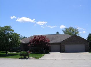 1 Chad Ave, Sullivan, IL 61951