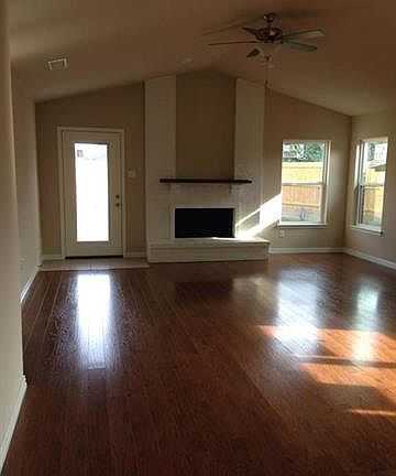 5th image of 2029 Oak Creek Ct