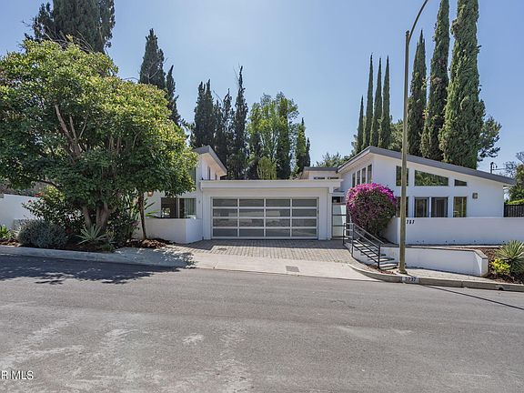 2nd image of 5737 Wallis Ln