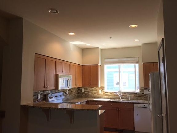 3rd image of 9072 161st Ct NE