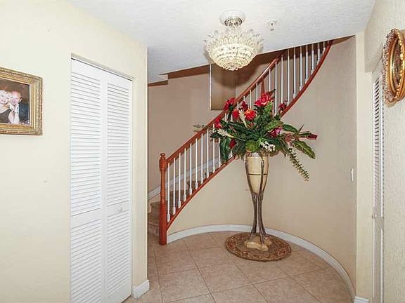 3rd image of 703 SE 13th St