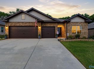 460 Jackson Point Cir, Huntsville, AL 35811