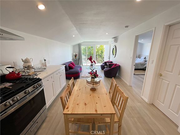 5th image of 19153 Clymer St