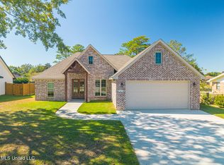 3007 Fairway Dr, Picayune, MS 39466