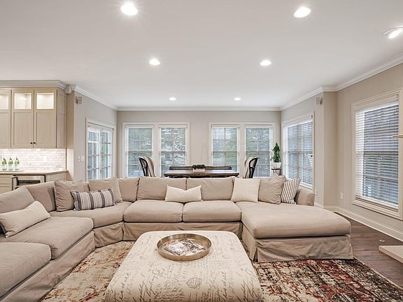 5th image of 7719 Leverett Park