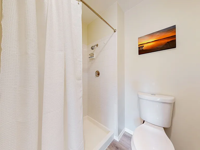 1404 Adriel Dr — Photo 6