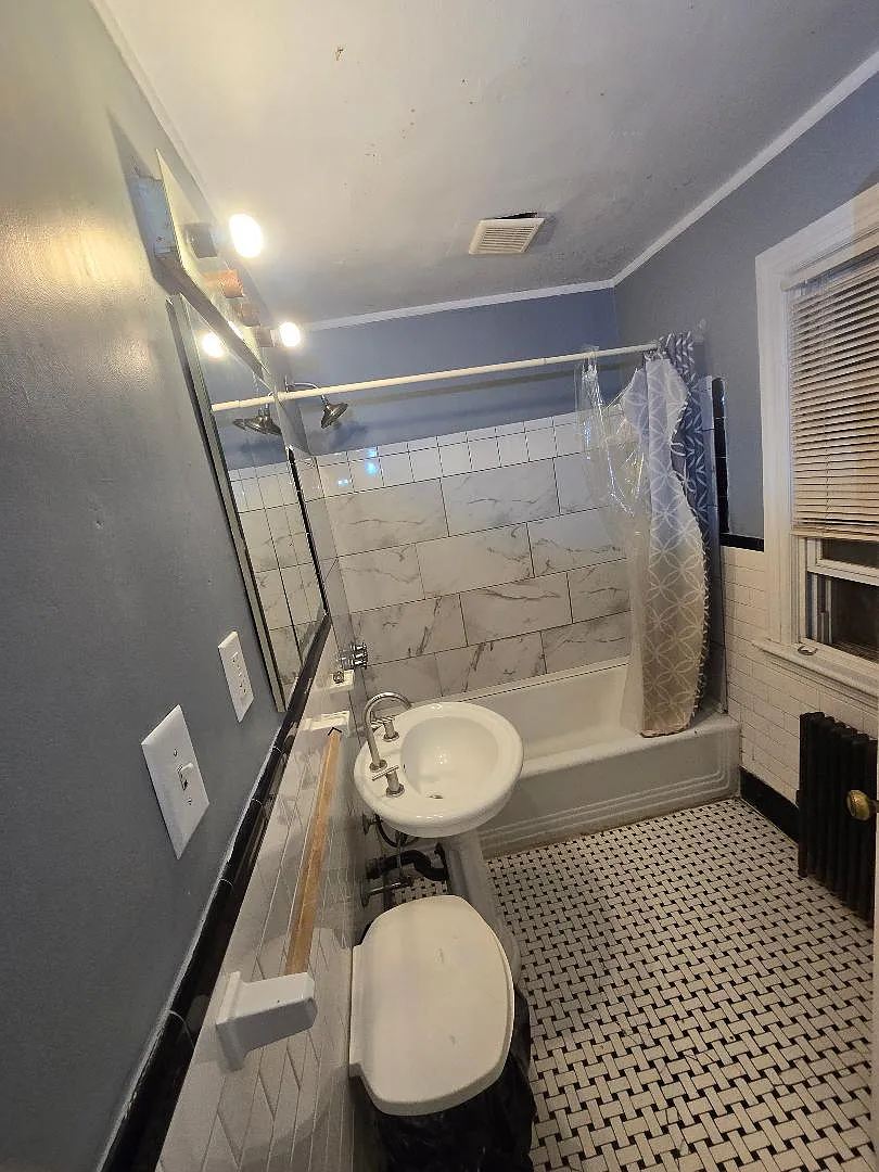1 bed, 1.5 bath, 300 sqft, $650 — Photo 4