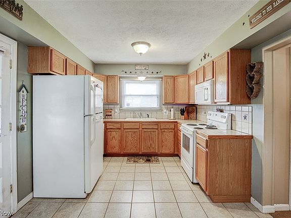4th image of 4140 Parks Ave NE