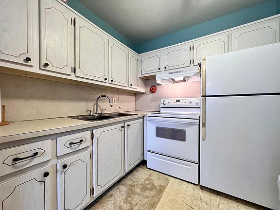 5th image of 209 Salisbury I