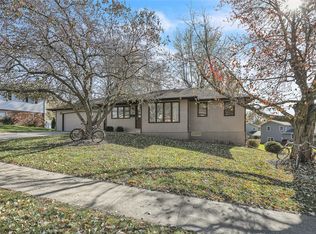 311 Pine Dr, Pella, IA 50219