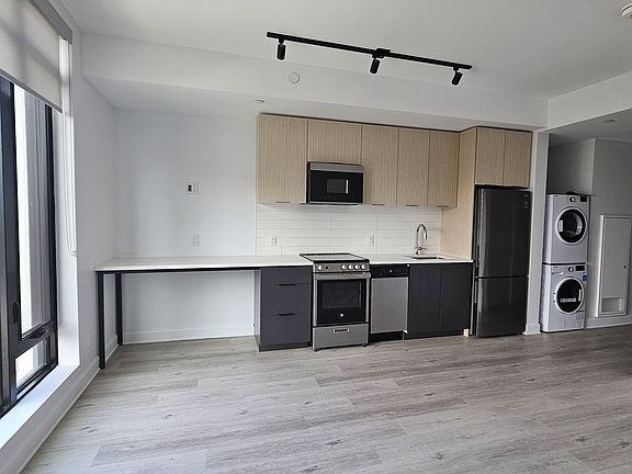 5th image of 444 Bronson Ave #995489