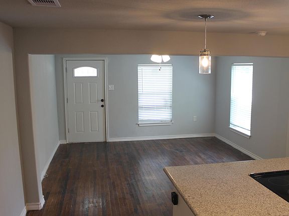 5th image of 318 N Avenue B