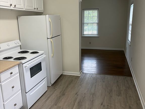 4th image of 2401 Grant Ave #2401