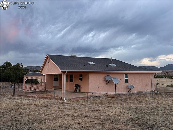 2nd image of 282 Meadowdale Ln
