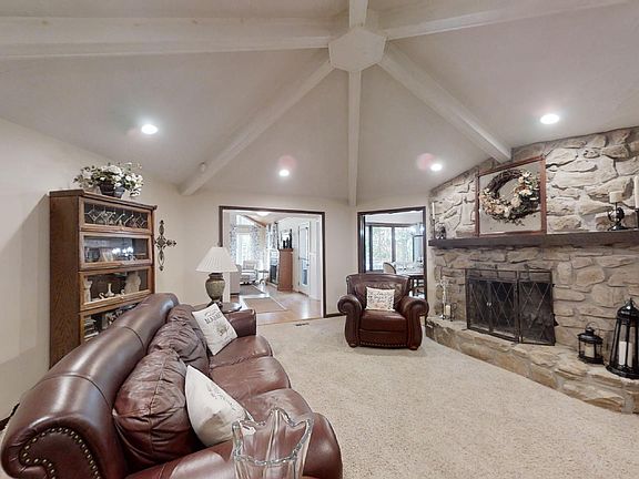 3rd image of 66 Westbrook Dr