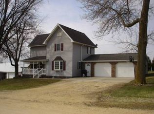 1621 265th Ave, Earlville, IA 52041