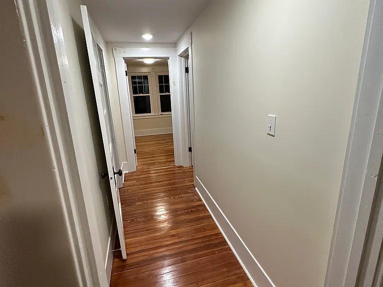 452 Whittier Ave — Photo 6