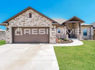 936 SW 15th St, Moore, OK 73160