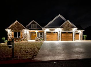1315 Panoramic Vis, Johnson City, TN 37615
