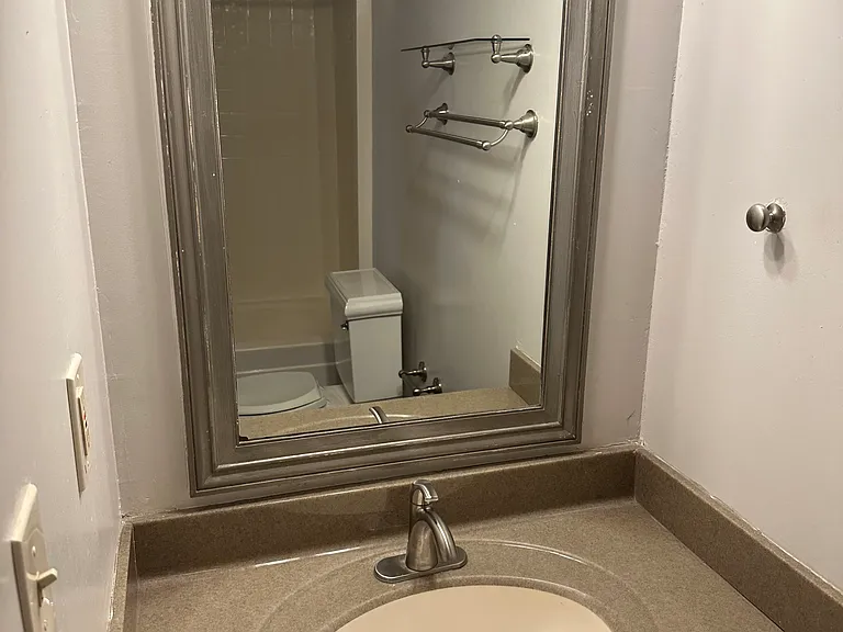 631 S Peoria Ave #6 — Photo 6