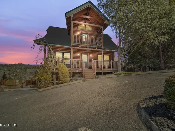 2305 Hollow Branch Way, Sevierville, TN 37862