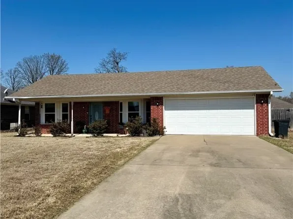 106 Commanche Loop, Roland, OK 74954