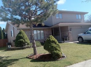 627 Gavin Ave, Romeoville, IL 60446