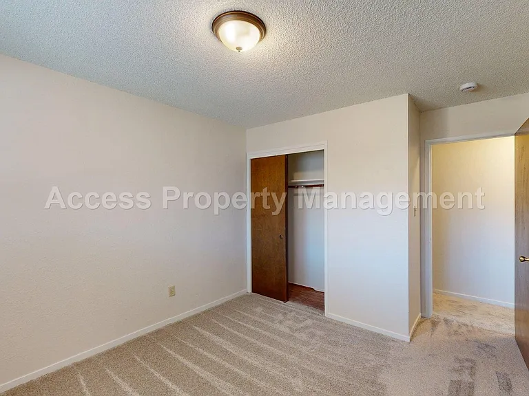 1441 Montclair Dr — Photo 20