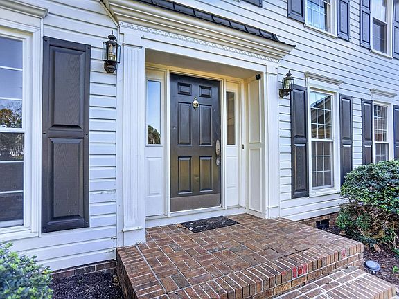 4th image of 113 Yorkshire Ct