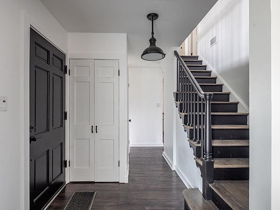 4th image of 21199 Fairmount Blvd