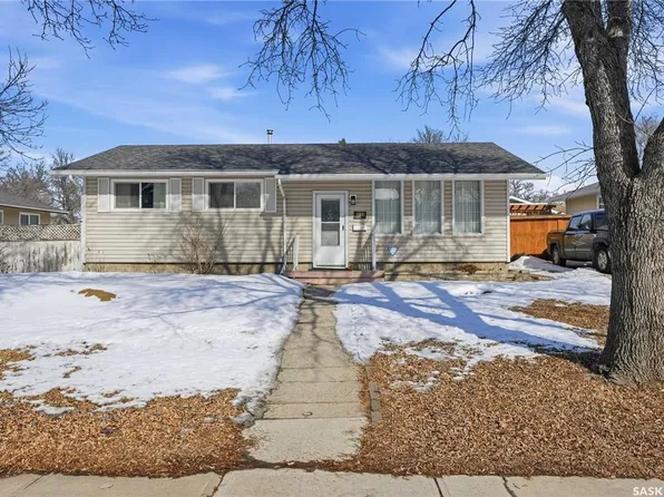 6114 1st AVENUE N, Regina, SK S4T 6Z7