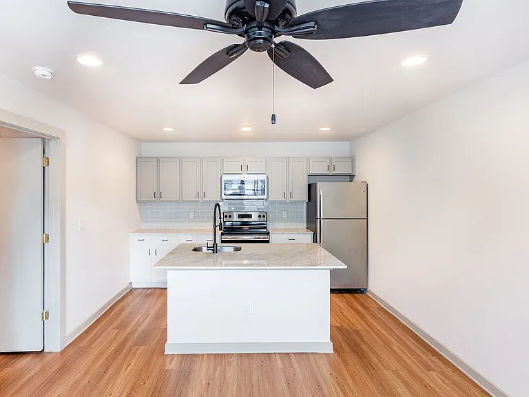 5609 Ross Ave — Photo 13