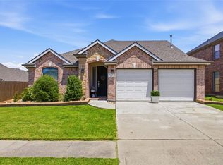 809 Cauble Dr, Fate, TX 75087