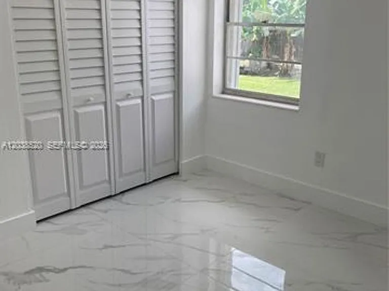 18765 SW 100th Ave — Photo 15