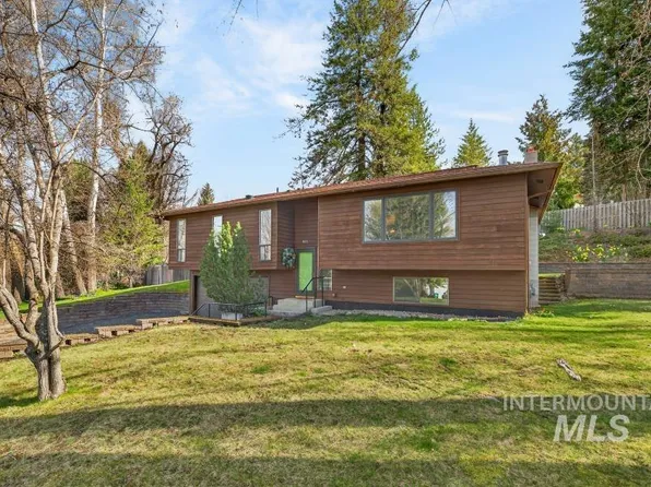 810 Sherwood St, Moscow, ID 83843