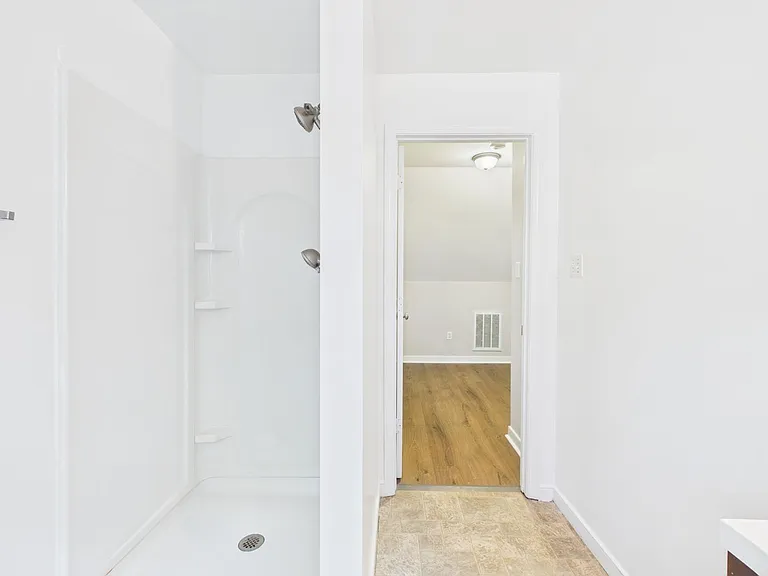 2313 National St — Photo 46