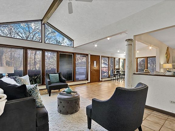 3rd image of 2935 W Bonnie Brook Ln