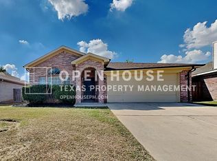 1924 Overland St, Fort Worth, TX 76131