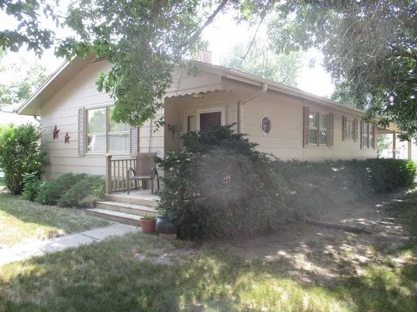 101 Call St, Emmetsburg, IA 50536