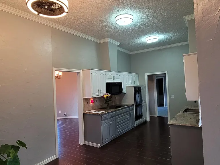 2413 Country Club Pkwy — Photo 5